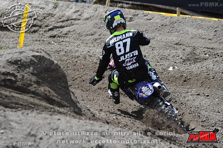 ROB_1677 (Copy).jpg